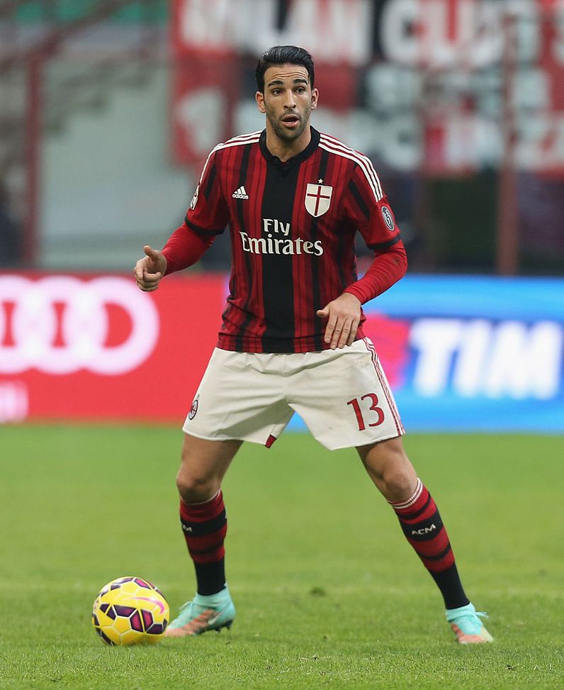 ex-milan-adil-rami-calcio-teatro-parigi-apollo-theatre-francia-spettacolo
