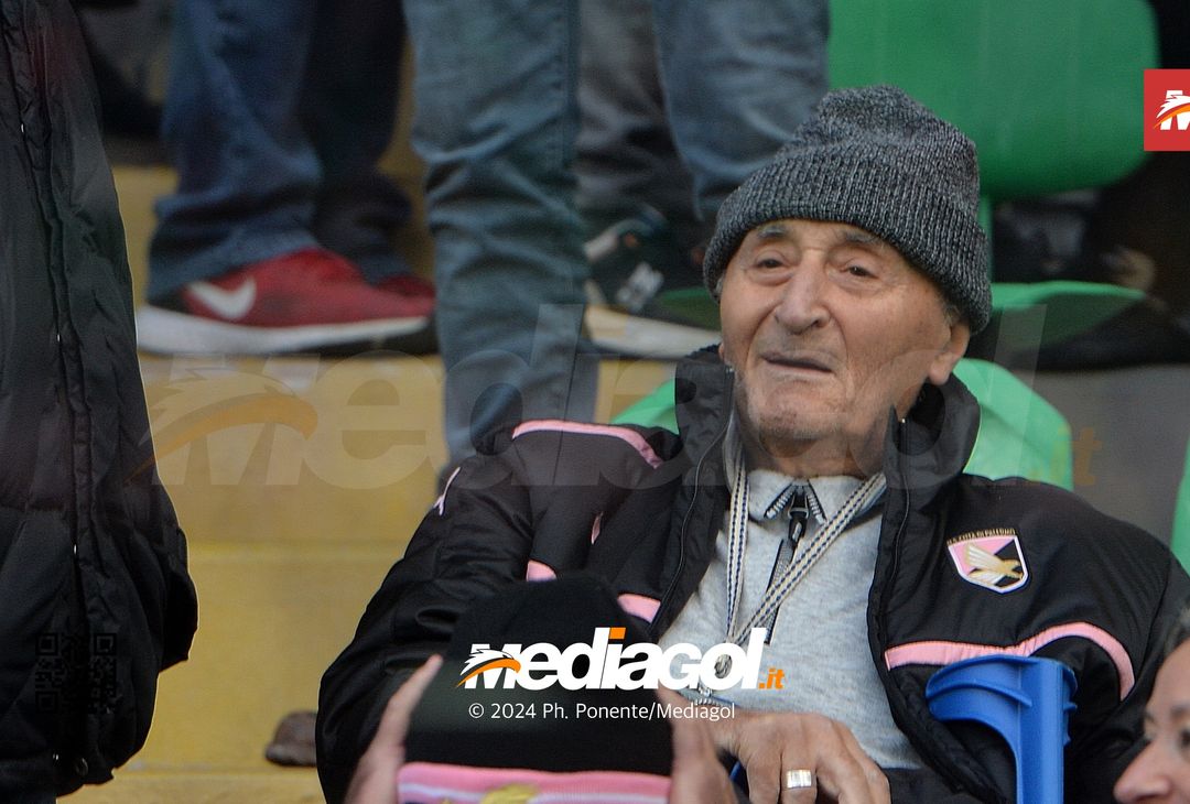 FOTOTIFO Palermo-Modena 4-2, gli scatti ai tifosi al “Renzo Barbera” (GALLERY) - immagine 61