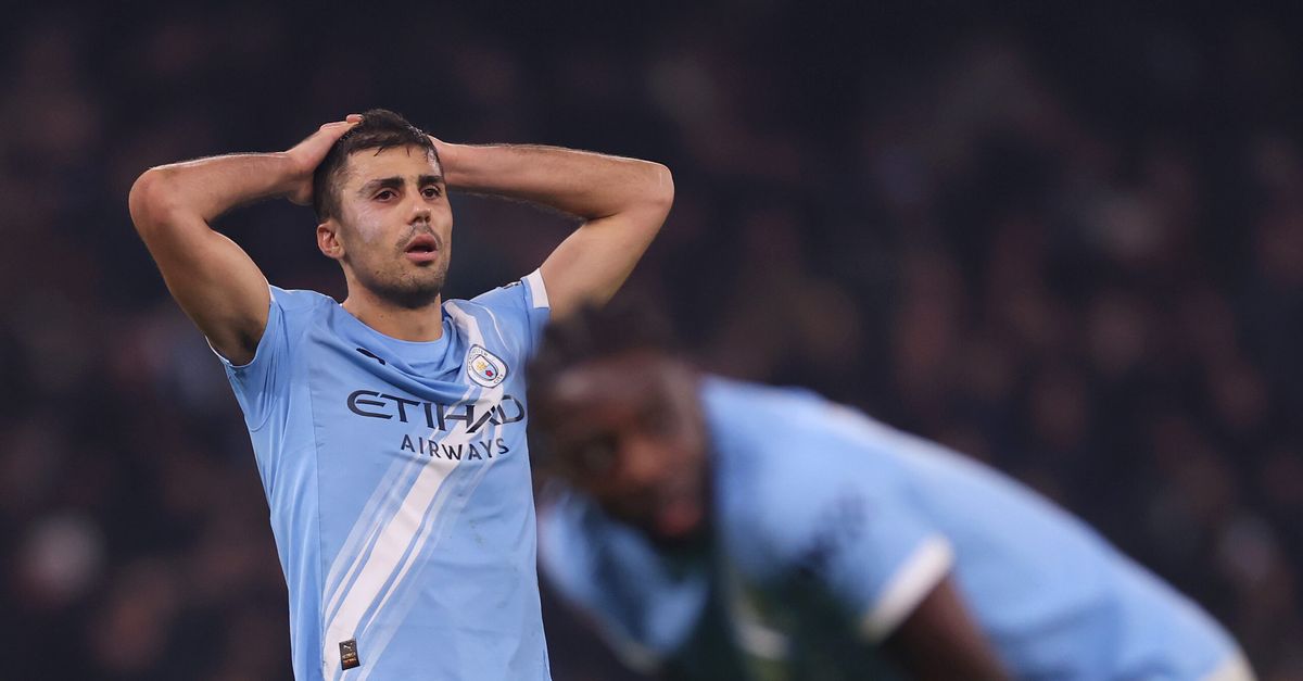 Rodri denunciato dai vicini di casa: "I suoi droni ci stanno tormentando"