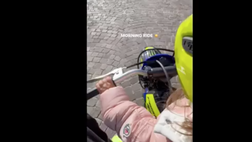 VIDEO / La figlia di Valentino Rossi in sella alla moto come il papà