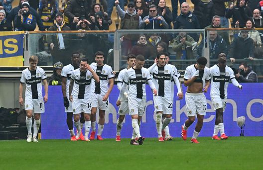 Il Parma esulta dopo la rete di Bonny. (Foto di Alessandro Sabattini/Getty Images) Bonny è un nuovo giocatore dell’Inter: il comunicato ufficiale del club- immagine 3