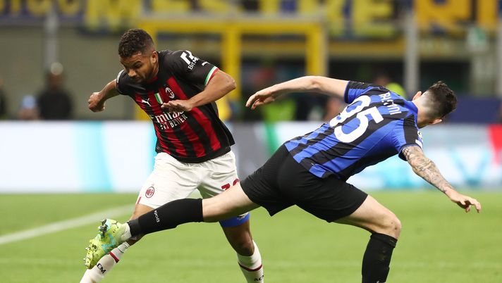 MILAN, ITALY - MAY 16: Rade Krunic of AC Milan battles for possession with Alessandro Bastoni of FC Internazionale during the UEFA Champions League semi-final second leg match between FC Internazionale and AC Milan at Stadio Giuseppe Meazza on May 16, 2023 in Milan, Italy. (Photo by Marco Luzzani/Getty Images) Criscitiello: “Inter più forte ma il Milan è sulla strada del futuro” - immagine 1