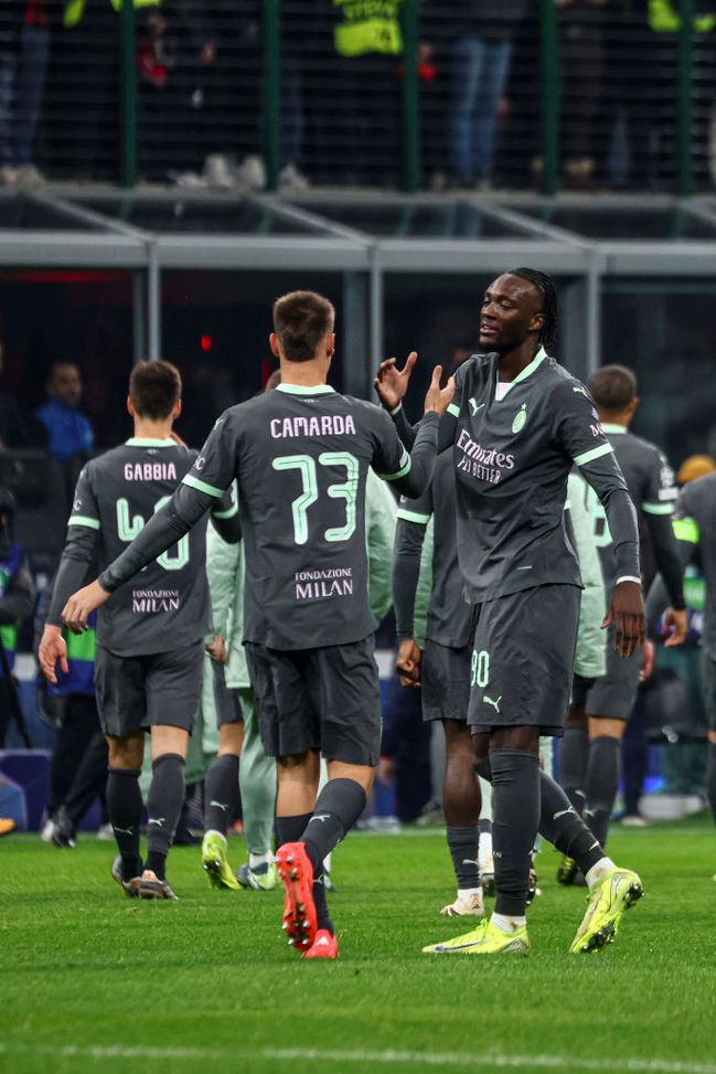 Abraham e Camarda alla fine di Milan-Stella Rossa di mercoledì 11 dicembre 2024 (Foto di Giuseppe Cottini/AC Milan via Getty Images) Abraham-Milan-Genoa