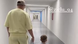 Zielinski, ultima volta al Maradona: passeggia nel tunnel con il figlio