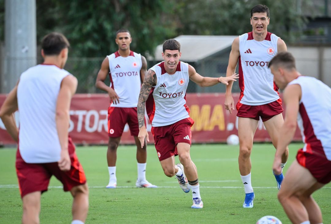 Roma, rifinitura a Trigoria alla vigilia di Cagliari: c’è Dybala – FOTO GALLERY - immagine 9
