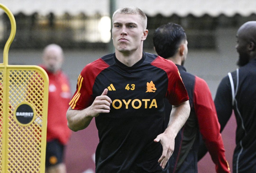 Trigoria, rifinitura prima di Roma-Monza: in gruppo Smalling – FOTO GALLERY - immagine 29