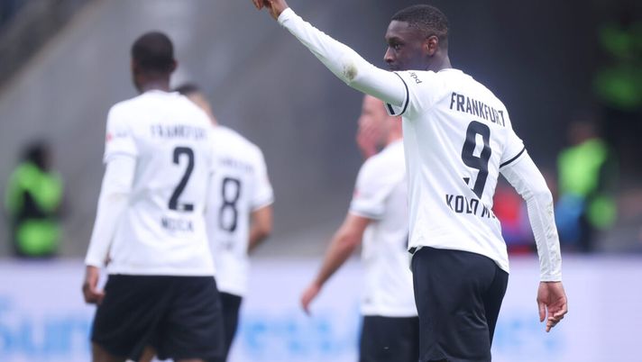 FRANKFURT AM MAIN, GERMANY - MAY 13: Randal Kolo Muani of Eintracht Frankfurt celebrates after scoring the team's third goal during the Bundesliga match between Eintracht Frankfurt and 1. FSV Mainz 05 at Deutsche Bank Park on May 13, 2023 in Frankfurt am Main, Germany. (Photo by Alex Grimm/Getty Images) Kolo Muani lascerà l'Eintracht?