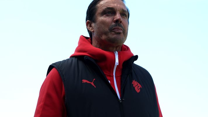 SOLBIATE ARNO, ITALY - APRIL 02: Head coach of Milan Futuro Massimo Oddo looks on prior the Serie D match betweeen Milan Futuro and Villa Valle at Stadio Felice Chinetti on April 02, 2026 in Solbiate Arno, Italy. (Photo by Antonino Lagana/AC Milan via Getty Images) LIVE!: Serie D, Brusaporto-Milan Futuro 0-4. E’ dominio rossonero - immagine 1