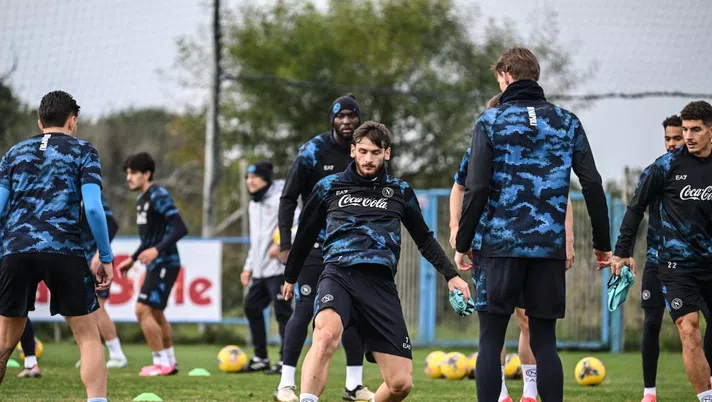 Di Marzio: “Napoli, contatti col PSG per Kvaratskhelia”. Fissato il prezzo - immagine 1