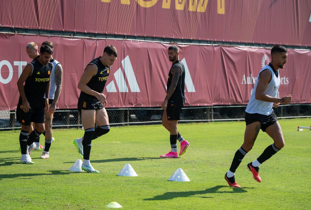 Roma, allenamento mattutino a Trigoria in vista dell’Hellas Verona – FOTO GALLERY - immagine 50