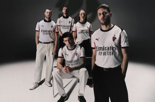AC MILAN: MAGLIA AWAY 2025/2026 maglia-away-2025-2026-kit-jersey-ufficiale-foto-immagini-prezzo-store-milan-puma-logo-
