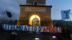 Lazio-Atalanta, i Laziali a Ponte Milvio: “Estremo atto d’amore” – VIDEO