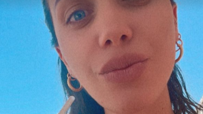 Eleonora Boi e l’abito scelto per l’ultimo scatto: “Non è tutto rose e fiori” Eleonora Boi