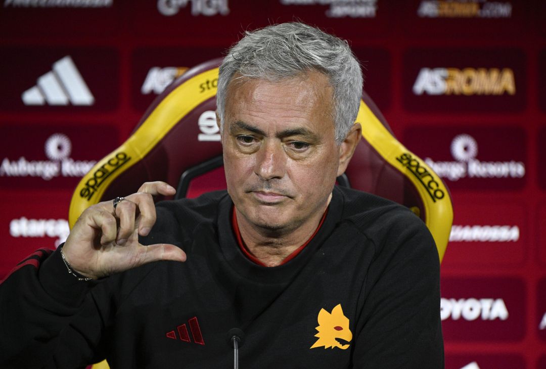 Roma, la conferenza stampa di Mourinho alla vigilia del Monza – FOTO GALLERY - immagine 4