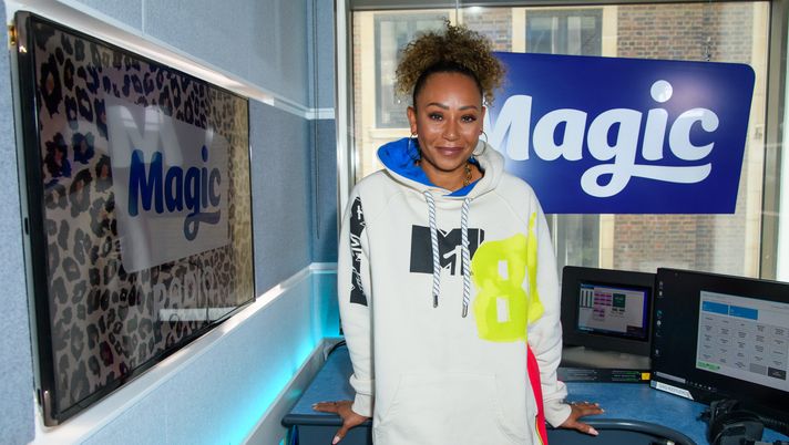 Mel B cacciata cacciata dalla chat delle Spice Girls: il motivo. “Sono delle teste di c…” - immagine 1