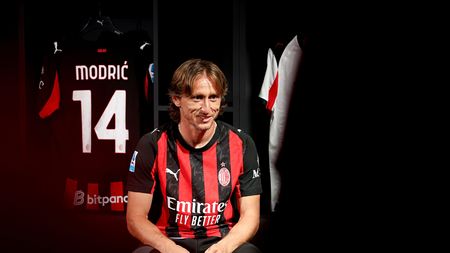 MILAN, ITALY - JULY 14: New AC Milan player Luka Modric is seen during his first photoshoot with the club at Casa Milan on July 14, 2025 in Milan, Italy. (Photo by Giuseppe Cottini/AC Milan via Getty Images) Aura Modric Milan