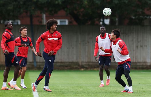 Beckenham, Inghilterra - 1° ottobre 2025: Giocatori del Crystal Palace durante un allenamento. (Foto di Richard Pelham/Getty Images) Premier League, l’incredibile record del Crystal Palace infranto dopo 56 anni- immagine 2