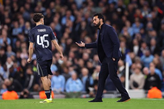 Nessuno come Arbeloa: è il primo allenatore nella storia a vincere ogni sfida contro Mou e Guardiola- immagine 2