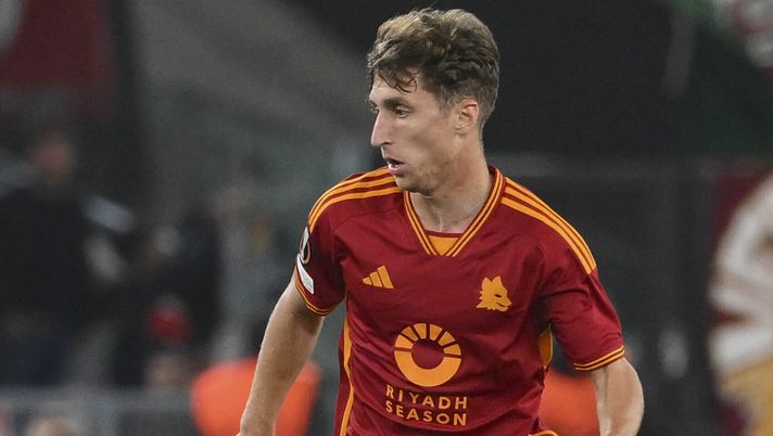 ROME, ITALY - MAY 02: AS Roma player Tommaso Baldanzi during the UEFA Europa League 2023/24 Semi-Final first leg match between AS Roma and Bayer 04 Leverkusen at Stadio Olimpico on May 02, 2024 in Rome, Italy. (Photo by Luciano Rossi/AS Roma via Getty Images) Baldanzi: “Stiamo facendo una buona partita, ma non basta. Vogliamo vincere” - immagine 1