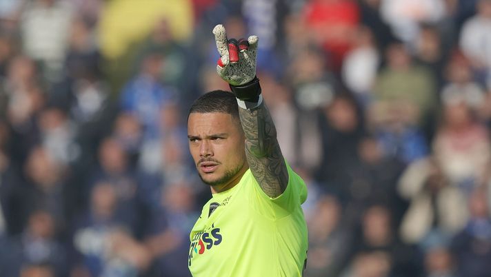 EMPOLI, ITALY - APRIL 20: Elia Caprile goalkeeper of Empoli FC reacts during the Serie A TIM match between Empoli FC and SSC Napoli at Stadio Carlo Castellani on April 20, 2024 in Empoli, Italy.(Photo by Gabriele Maltinti/Getty Images) Caprile, le gerarchie sono assegnate: ma proverà a mettere in difficoltà Conte - immagine 1