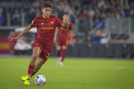 ROME, ITALY - OCTOBER 09: Paulo Dybala of AS Roma in action during the Serie A match between AS Roma and US Lecce at Stadio Olimpico on October 09, 2022 in Rome, Italy. (Photo by Fabio Rossi/AS Roma via Getty Images)