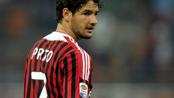 Milan, Pato: quattordici anni fa il gol che scioccò il mondo. Un talento che ... | VIDEO