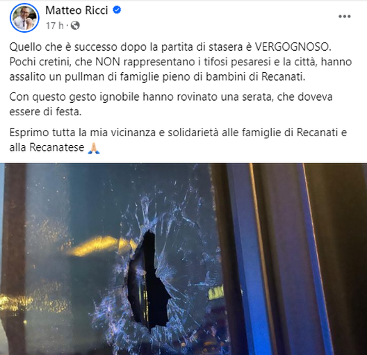 Derby marchigiano Vis Pesaro-Recanatese, bomba carta contro pullman di tifosi- immagine 2