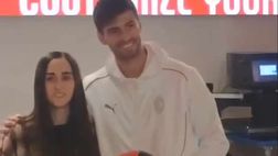 Milan, la tifosa ha il padre nerazzurro: ecco la reazione di Gabbia | PM Video