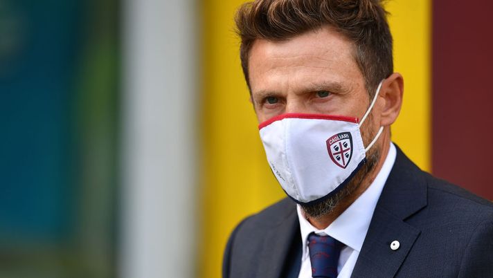 TURIN, ITALY - OCTOBER 18: Cagliari Calcio Eusebio Di Francesco looks on during the Serie A match between Torino FC and Cagliari Calcio at Stadio Olimpico di Torino on October 18, 2020 in Turin, Italy. (Photo by Valerio Pennicino/Getty Images) Cagliari, la ripresa in vista del Toro: ancora a parte Sottil e Ceppitelli - immagine 1