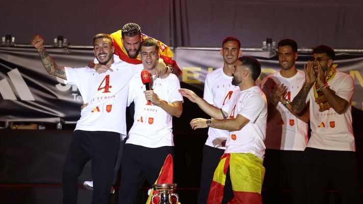 Spagna, a Madrid in migliaia in piazza per festeggiare la vittoria dell’Europeo - immagine 1