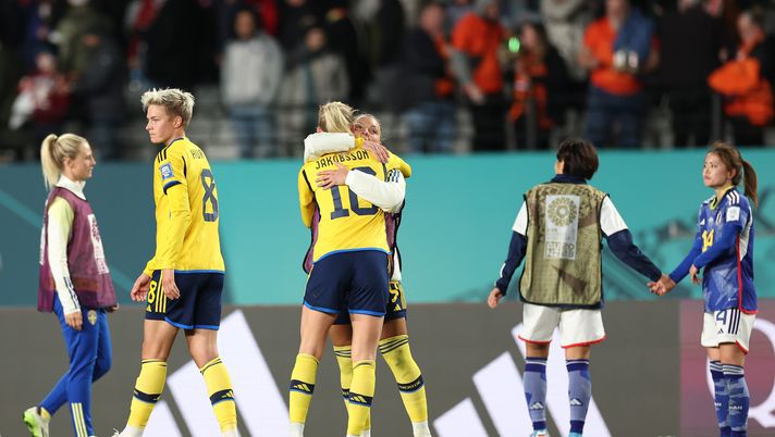 AUCKLAND, NEW ZEALAND - AUGUST 11: Sweden players celebrate the team's 2-1 victory and advance to the semi final following the FIFA Women's World Cup Australia & New Zealand 2023 Quarter Final match between Japan and Sweden at Eden Park on August 11, 2023 in Auckland, New Zealand. (Photo by Buda Mendes/Getty Images) I 10 minuti di recupero spaventano le svedesi: poi tutto ok, in semifinale contro la Spagna… - immagine 1