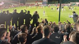 La protesta degli arbitri: il derby del nord di Dublino inizia con 5 minuti di ritardo