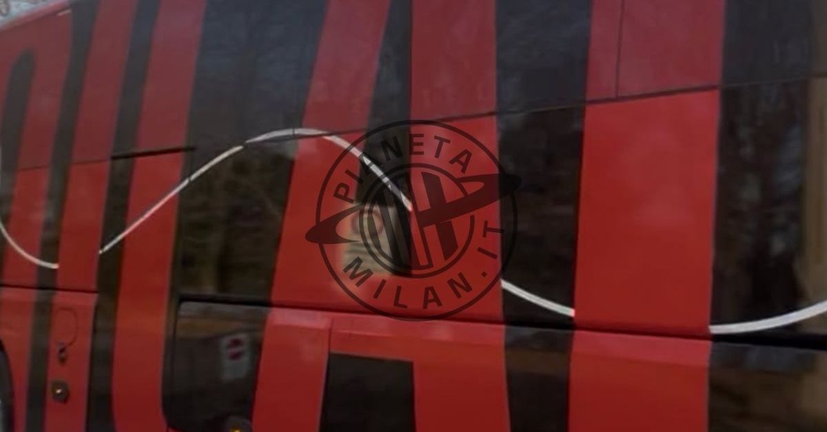 cremonese milan pullman dei rossoneri in partenza verso cremona pm da Pianetamilan.it cremonese milan pullman dei rossoneri in partenza verso cremona pm