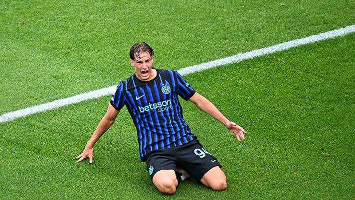 Francesco Pio Esposito dell'FC Internazionale festeggia con i compagni di squadra dopo aver segnato il primo gol della sua squadra durante la partita del Gruppo E della Coppa del Mondo per Club FIFA 2025 tra FC Internazionale Milano e CA River Plate al Lumen Field, il 25 giugno 2025 a Seattle, Washington. (Foto di Mattia Ozbot - Inter/Inter tramite Getty Images) Inter, tutta la gioia di Pio Esposito: “Ho visto Lautaro e ho detto: allora è vero” - immagine 1