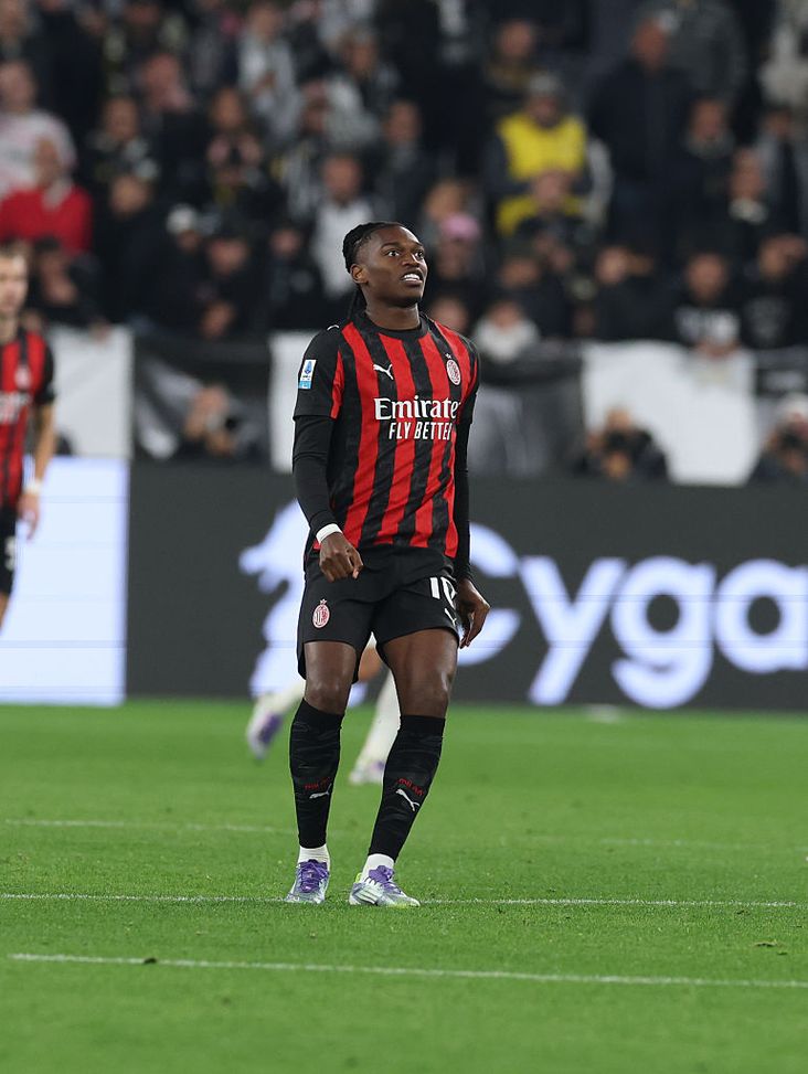 TURIN, ITALY - OCTOBER 05: Rafael Leao of AC Milan reacts during the Serie A match between Juventus FC and AC Milan at Allianz Stadium on October 05, 2025 in Turin, Italy. (Photo by Claudio Villa/AC Milan via Getty Images) Leao Fonseca Sportitalia