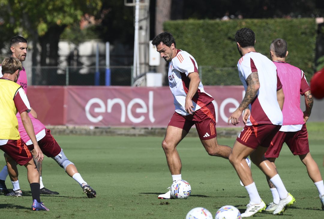 Trigoria, si lavora in vista dell’Inter: c’è Le Fée. Out Dybala – FOTO GALLERY - immagine 10