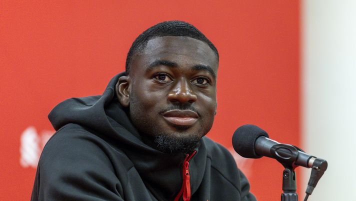 HONG KONG, CHINA - JULY 25: Youssouf Fofana of AC Milan talks to media during the AC Milan Training Session And Press Conference at the Hong Kong Stadium on July 25, 2025 in Hong Kong, China. (Photo by AC Milan/AC Milan via Getty Images)  milan-fofana-in-campo-contro-il-liverpool-con-la-maglia-di-theo-hernandez-cambio-numero-29-19-milan