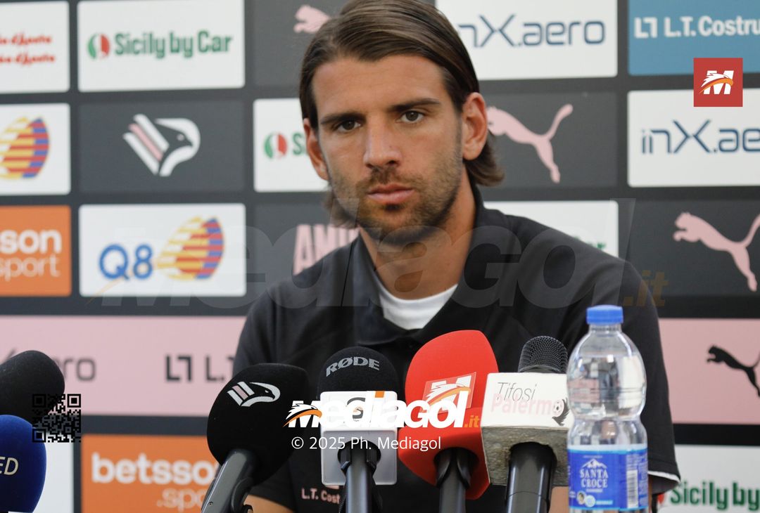 FOTO, Ceccaroni: sorrisi e promesse in conferenza stampa - immagine 18