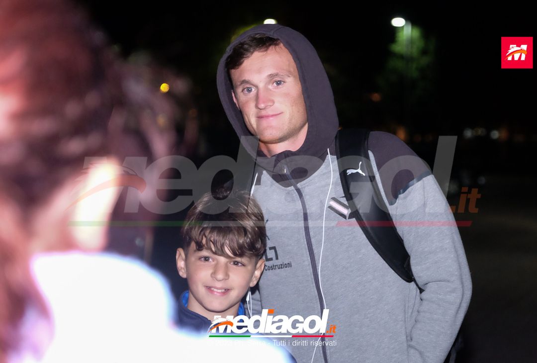 FOTO PALERMO: i rosanero si radunano al parcheggio dell’ippodromo (GALLERY) - immagine 3