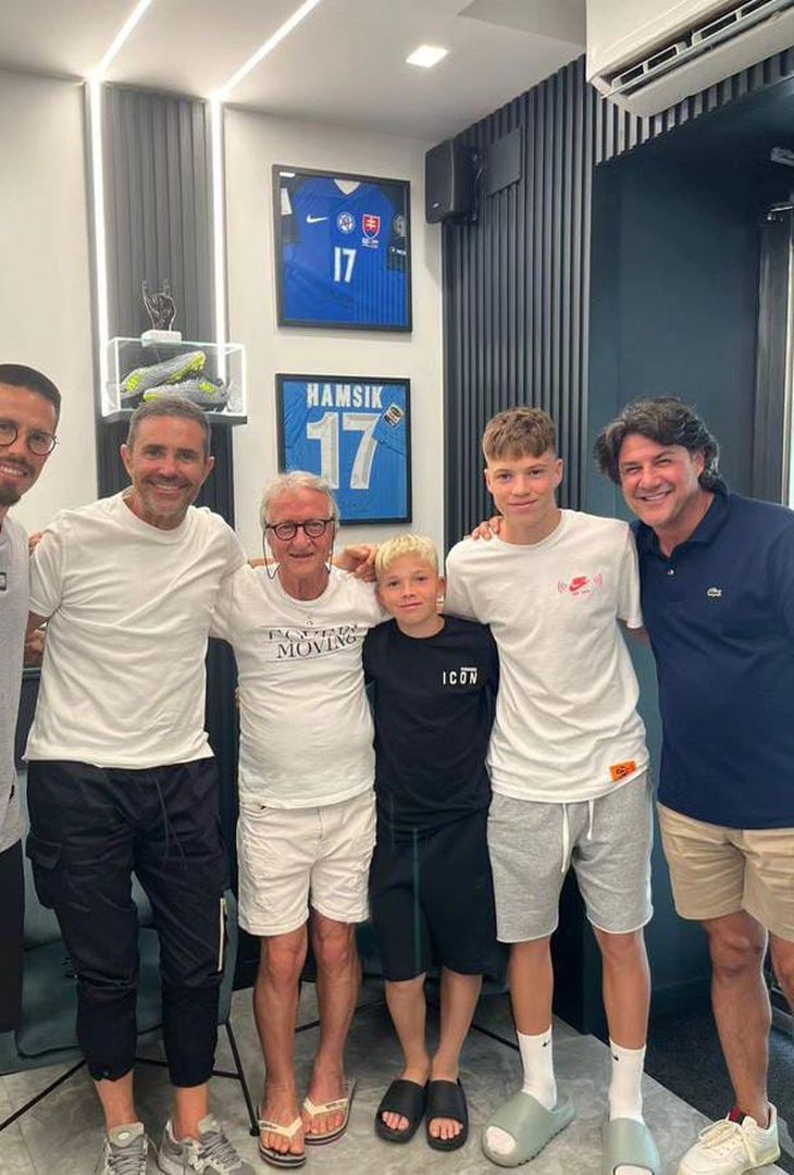 GALLERY Hamsik fa ritorno a Napoli, visita a Costantino Intemerato: gli scatti social - immagine 4