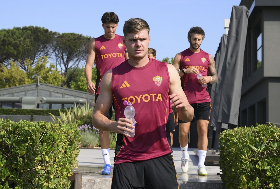 Trigoria, la ripresa degli allenamenti dopo tre giorni di riposo – FOTO GALLERY - immagine 16
