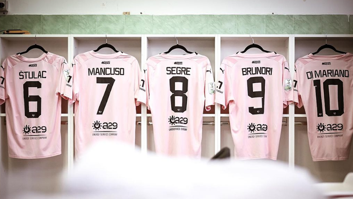 FOTO Ascoli-Palermo: le maglie che indosseranno i rosanero al “Del Duca” - immagine 1