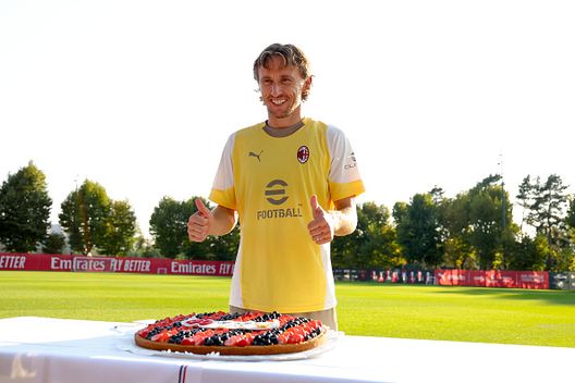 (Photo by Giuseppe Cottini/AC Milan via Getty Images) Modric Milanello