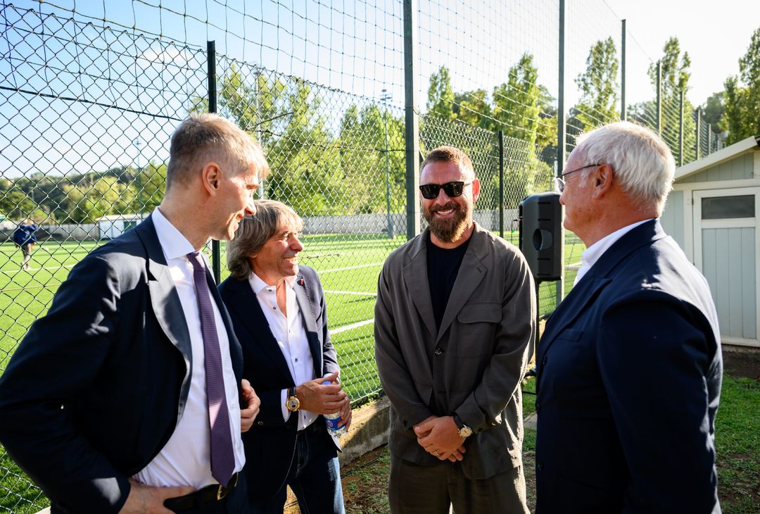 Trigoria, la Roma intitola un campo alla memoria di Losi – FOTO GALLERY - immagine 15