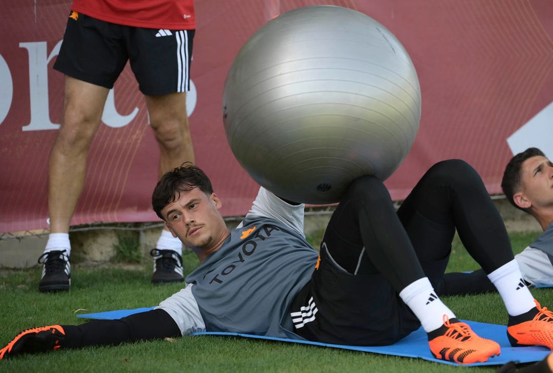 Roma, secondo giorno di ritiro. L’allenamento a Trigoria – FOTO GALLERY - immagine 13