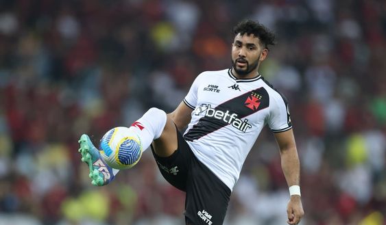 Una donna accusa Payet: “Mi ha costretta a bere la mia urina e…”- immagine 2