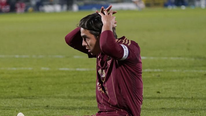 COMO, ITALY - DECEMBER 15: Paulo Dybala of AS Roma reacts during the Serie A match between Como and AS Roma at Stadio G. Sinigaglia on December 15, 2024 in Como, Italy. (Photo by Pier Marco Tacca/Getty Images) Gazzetta: “Roma, Friedkin furiosi: a gennaio si cambia, ecco chi rischia di partire” - immagine 1