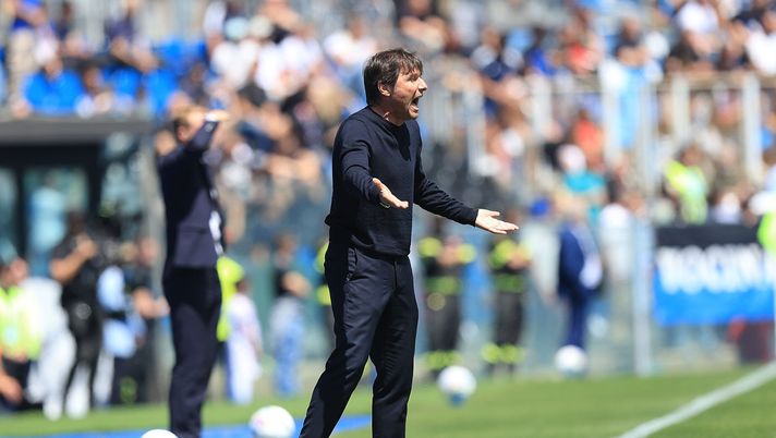 PISA, ITALY - MAY 17: Antonio Conte manager of SSC Napoli gestures during the Serie A match between Pisa SC and SSC Napoli at Arena Garibaldi on May 17, 2026 in Pisa, Italy. (Photo by Gabriele Maltinti/Getty Images) Conte Napoli