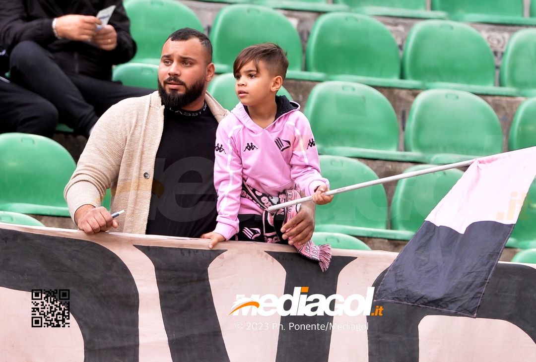 FOTOTIFO Palermo-Cittadella 0-1, gli scatti ai tifosi al “Renzo Barbera” (GALLERY) - immagine 27