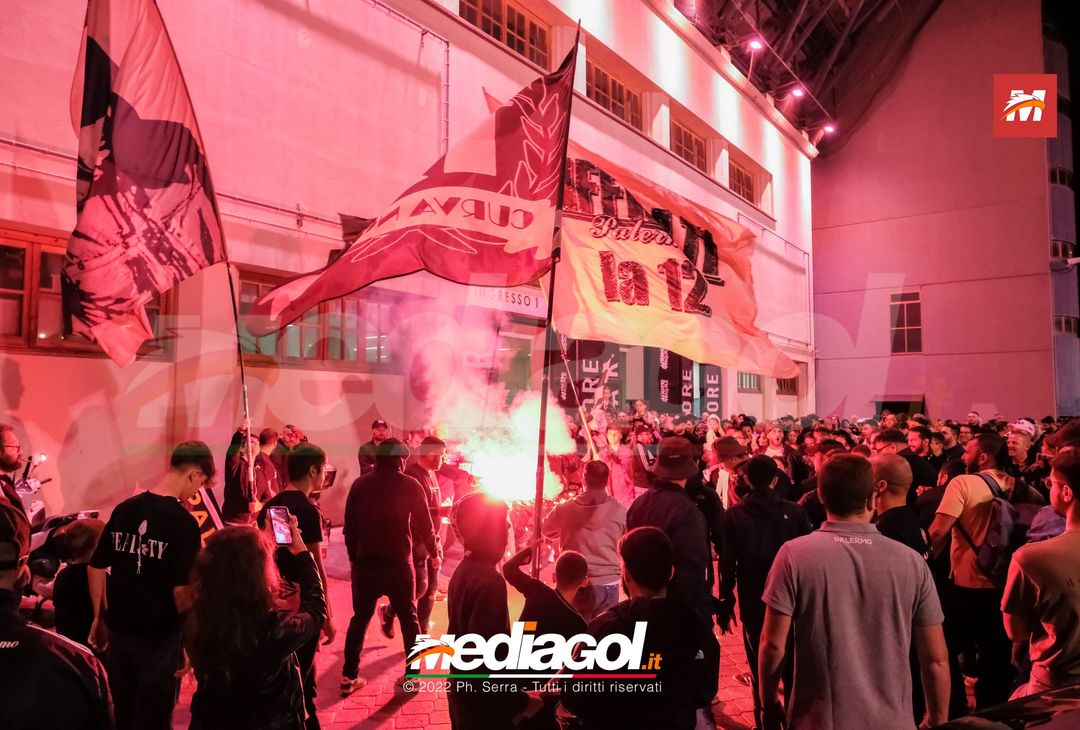 FOTO PALERMO, cori e fumogeni al Barbera: festa per i 122 anni del club (LA GALLERY) - immagine 9